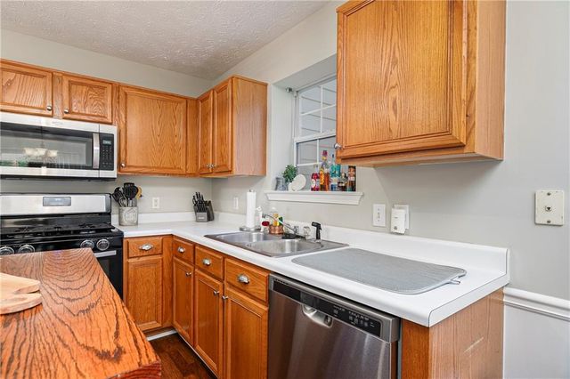 2812 Amhurst Way NW, Kennesaw, GA 30144