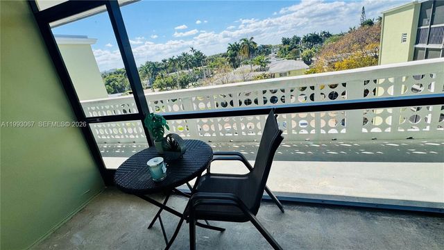 1425 Arthur 514b 514B, Hollywood, FL 33020