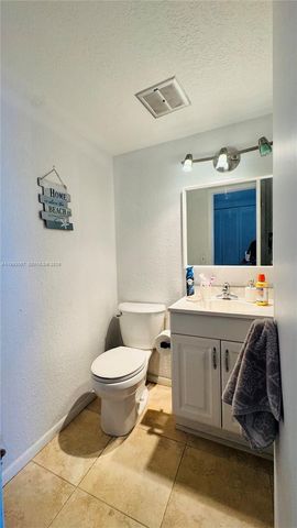 1425 Arthur 514b 514B, Hollywood, FL 33020
