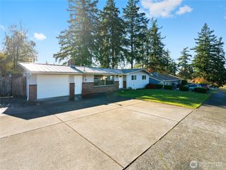 1641 NE 11th Street, Oak Harbor, WA 98277