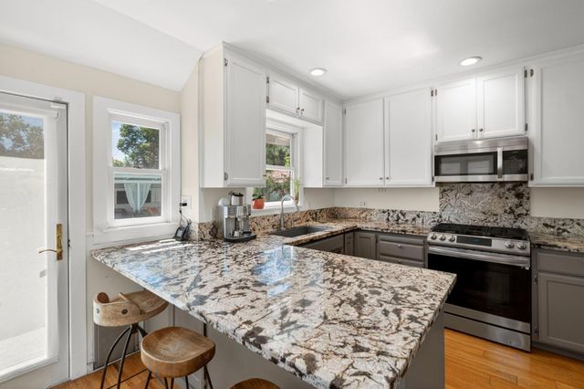 5032 8th Ave, Sacramento, CA 95820