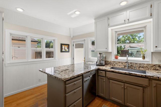 5032 8th Ave, Sacramento, CA 95820