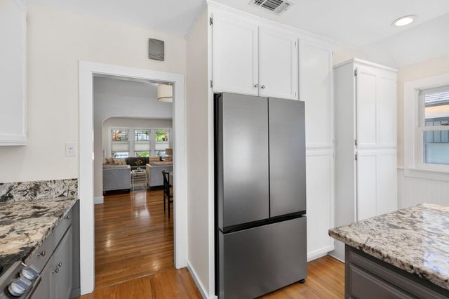 5032 8th Ave, Sacramento, CA 95820