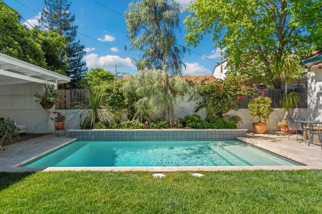 5032 8th Ave, Sacramento, CA 95820