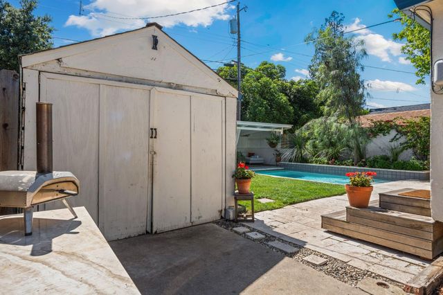 5032 8th Ave, Sacramento, CA 95820