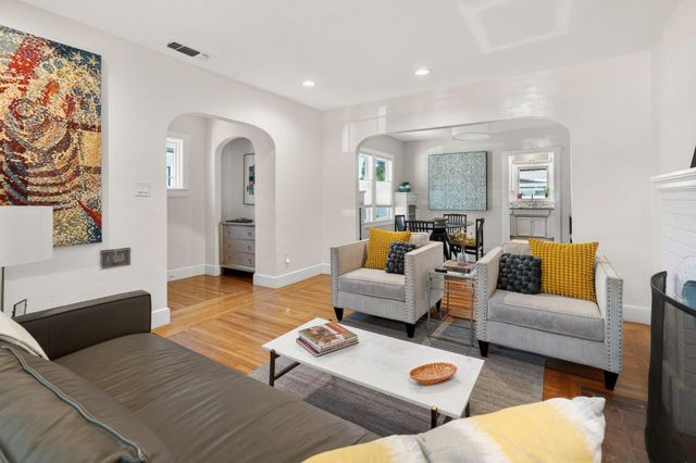 5032 8th Ave, Sacramento, CA 95820