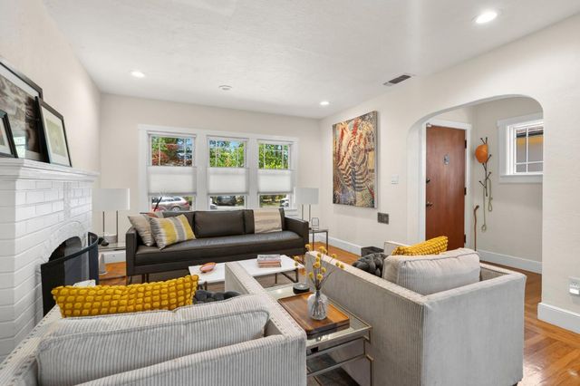 5032 8th Ave, Sacramento, CA 95820