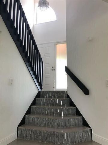 9015 W Sunrise Boulevard, Plantation, FL 33322