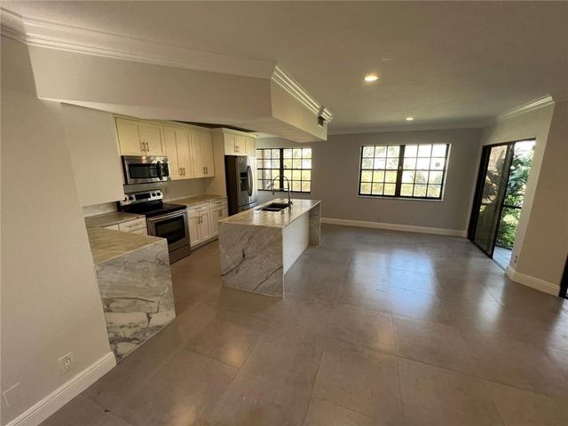 9015 W Sunrise Boulevard, Plantation, FL 33322