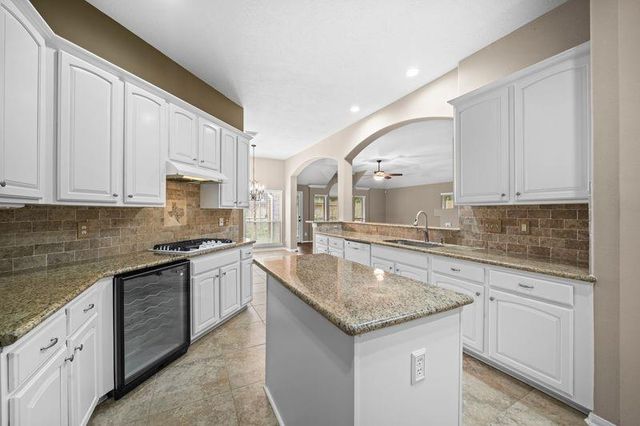 1203 Lake Shore Drive, Pearland, TX 77581