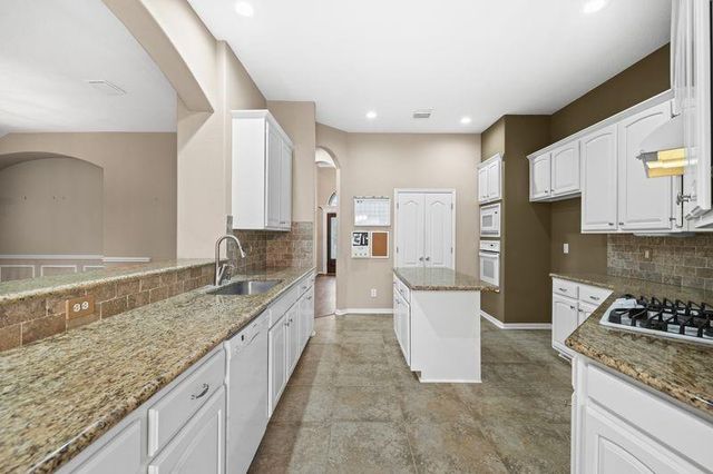 1203 Lake Shore Drive, Pearland, TX 77581