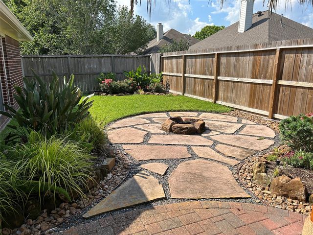 1203 Lake Shore Drive, Pearland, TX 77581