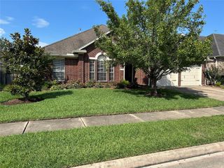 1203 Lake Shore Drive, Pearland, TX 77581