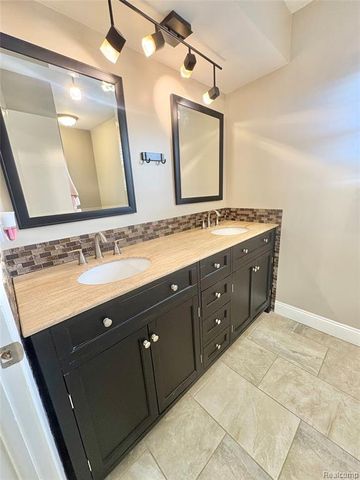 1520 Westbury Drive, Davison, MI 48423