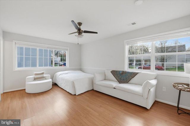 105 BAKER LN, Sterling, VA 20164