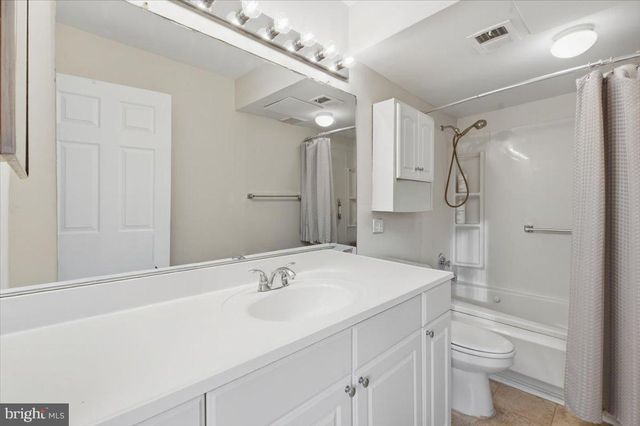 105 BAKER LN, Sterling, VA 20164