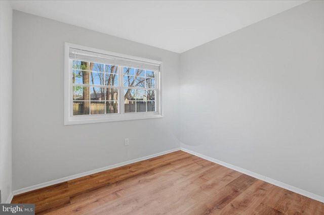 105 BAKER LN, Sterling, VA 20164
