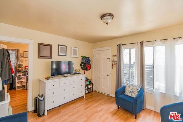 2962 S West View Street, Los Angeles, CA 90016