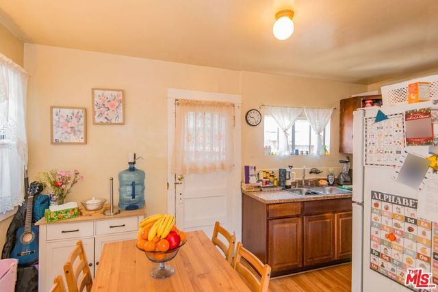 2962 S West View Street, Los Angeles, CA 90016