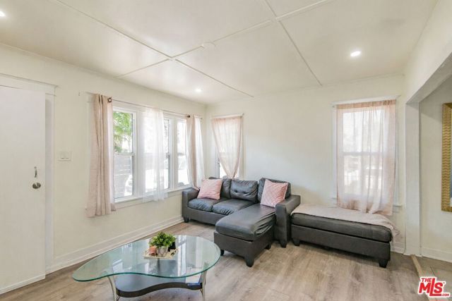 2962 S West View Street, Los Angeles, CA 90016