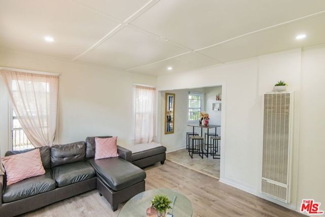 2962 S West View Street, Los Angeles, CA 90016