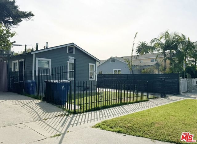 2962 S West View Street, Los Angeles, CA 90016