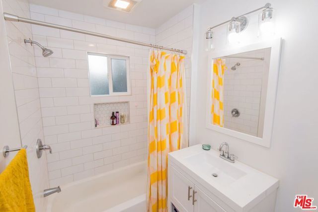 2962 S West View Street, Los Angeles, CA 90016