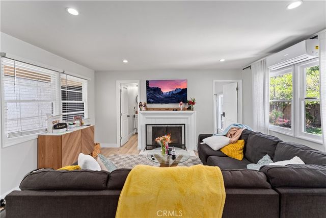 923 W Maple Avenue, Orange, CA 92868