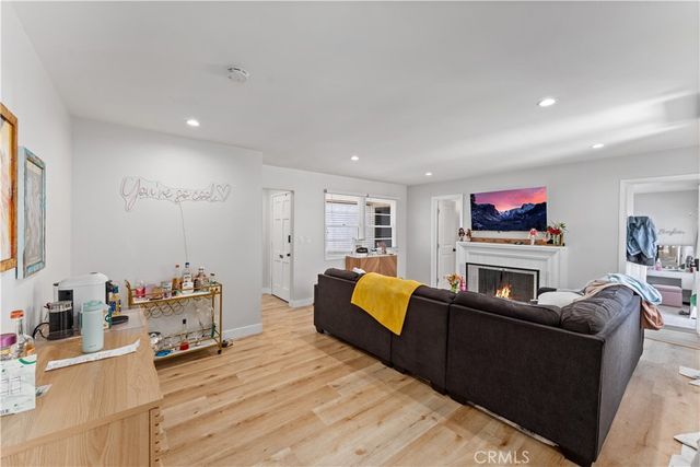 923 W Maple Avenue, Orange, CA 92868