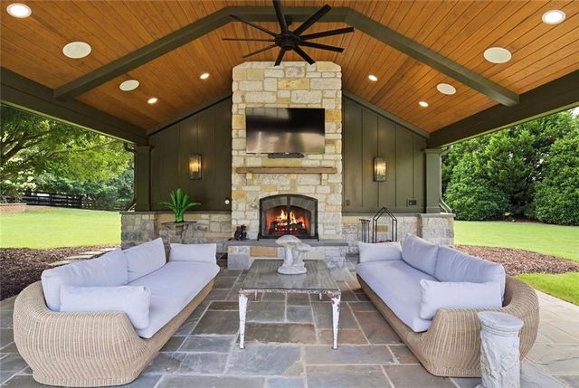 210 Tifton Lane, Roswell, GA 30075