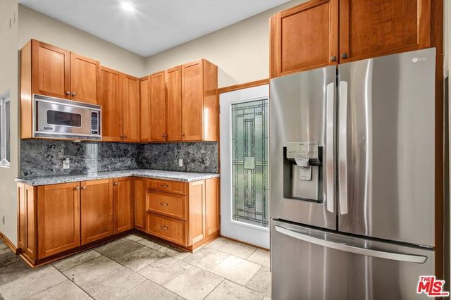 5653 Shirley Avenue, Tarzana, CA 91356