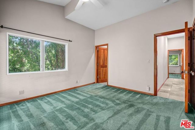 5653 Shirley Avenue, Tarzana, CA 91356