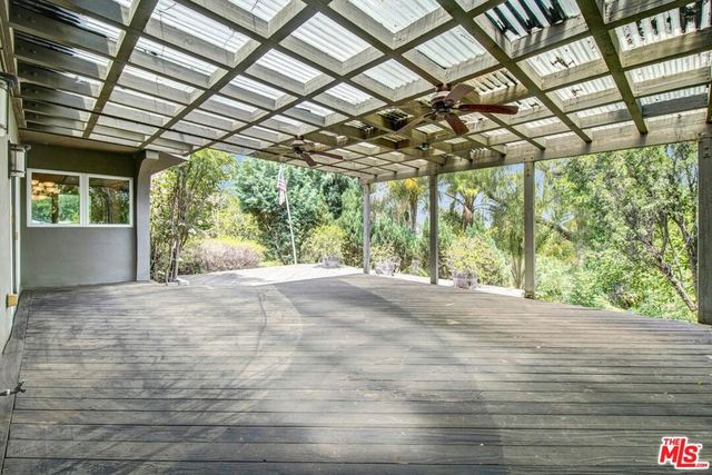 5653 Shirley Avenue, Tarzana, CA 91356