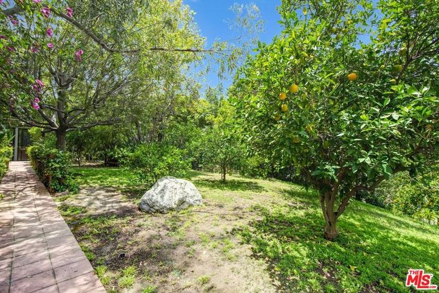 5653 Shirley Avenue, Tarzana, CA 91356