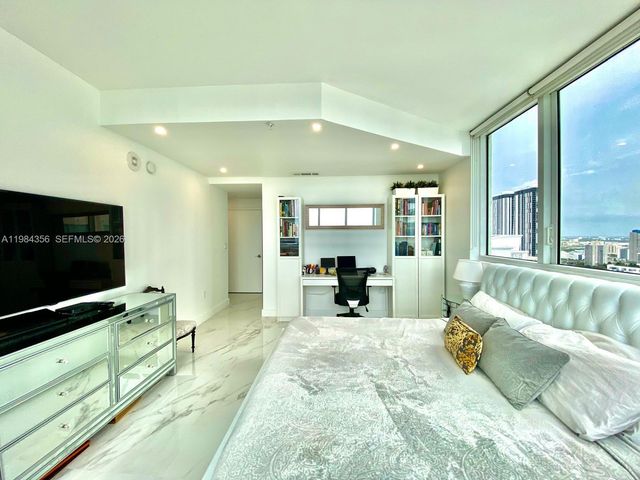 253 NE 2nd St 2703, Miami, FL 33132