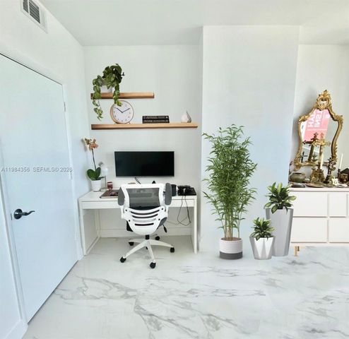 253 NE 2nd St 2703, Miami, FL 33132