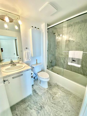 253 NE 2nd St 2703, Miami, FL 33132