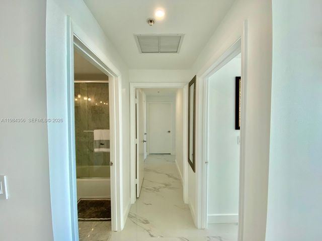 253 NE 2nd St 2703, Miami, FL 33132