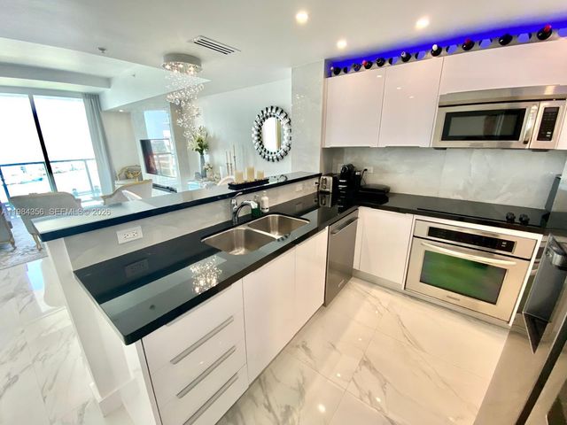 253 NE 2nd St 2703, Miami, FL 33132