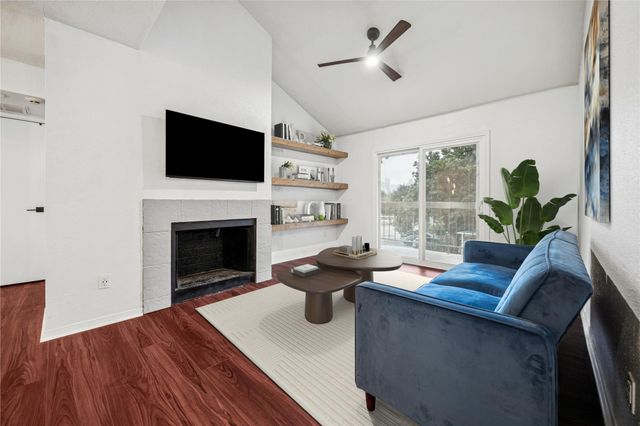 1880 White Oak Drive 134, Houston, TX 77009