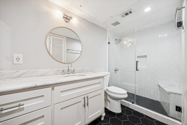 1880 White Oak Drive 134, Houston, TX 77009