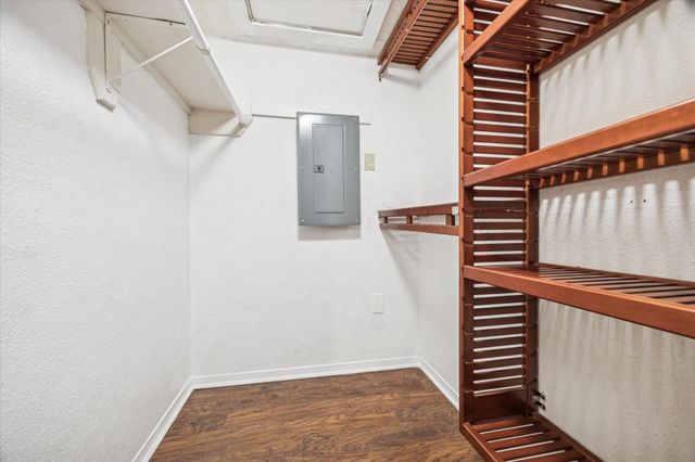 1880 White Oak Drive 134, Houston, TX 77009