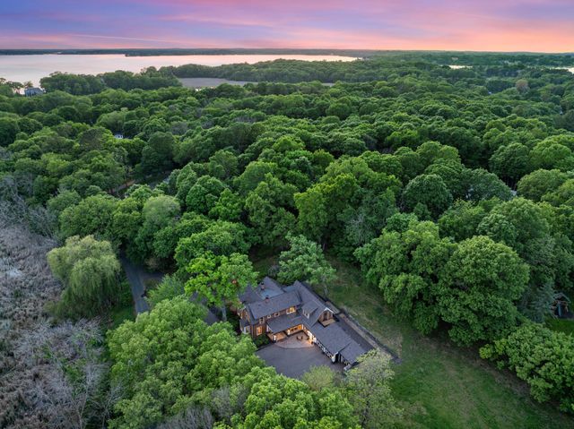 18150 Shavers Lane, Wayzata, MN 55391