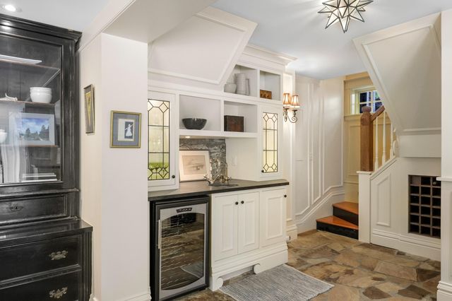 18150 Shavers Lane, Wayzata, MN 55391