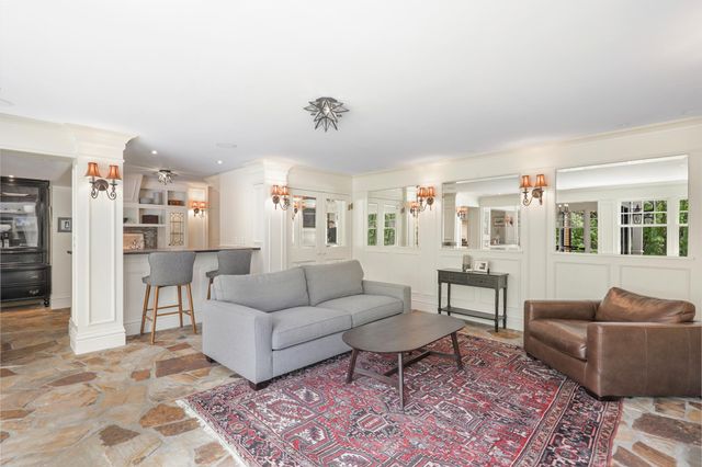 18150 Shavers Lane, Wayzata, MN 55391