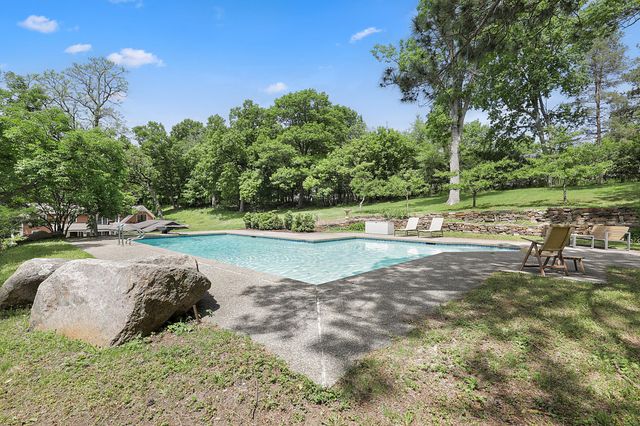 18150 Shavers Lane, Wayzata, MN 55391