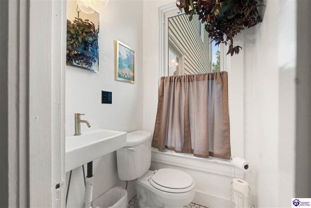 211 W Poplar Street, Elizabethtown, KY 42701