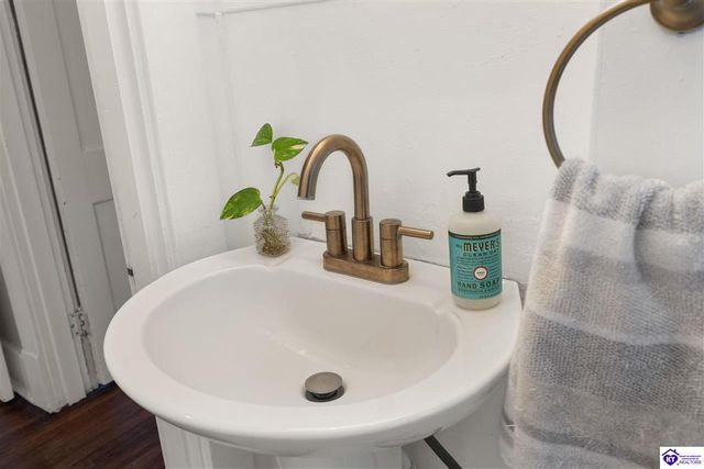 211 W Poplar Street, Elizabethtown, KY 42701