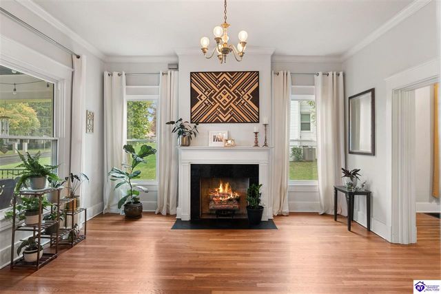 211 W Poplar Street, Elizabethtown, KY 42701