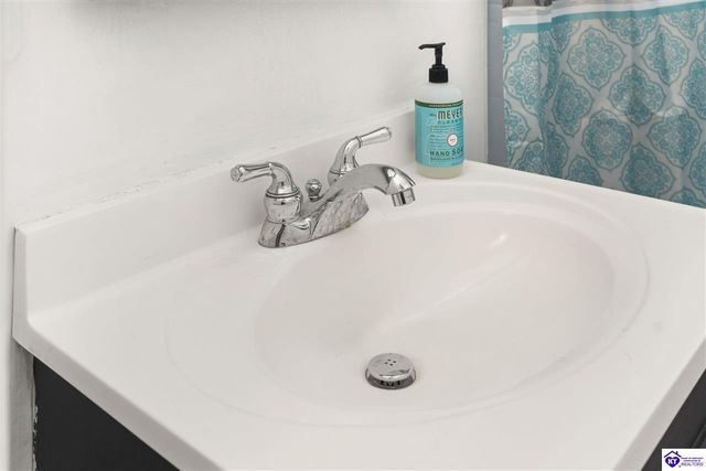 211 W Poplar Street, Elizabethtown, KY 42701